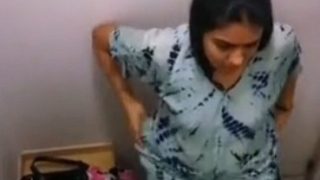 Tonton Video Mesum Wanita India Di Ruang Ganti Tertangkap Kamera Tersembunyi