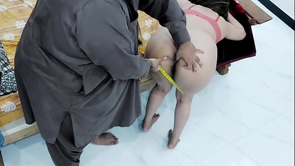 Bajingan, Tukang Jahit India Itu Ngewe Gadis Desa Gawar, Pantat Gede Kayak Jalang, Keras Dan Kasar Gaya Doggy, Suara Hindi Jelas, Romantis Ngomong Mesum.