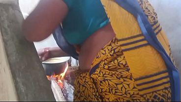 Ibu Rumah Tangga India, Bhabhi, Lagi Main-main Panas Di Ranjang.
