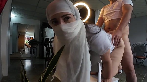 Ibu-ibu Berjilbab Minta Dipancutin Di Pantat Abis Digenjot Keras – Ngentot Hijab