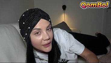 Ngencengin Seru Bareng Elnaz, Kakak Tiri Berhijab Hot Dari Turki