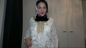 Pov – Ngentotin Adik Tiri Muslimah Pakai Hijab, Romantis Tapi Nafs Banget