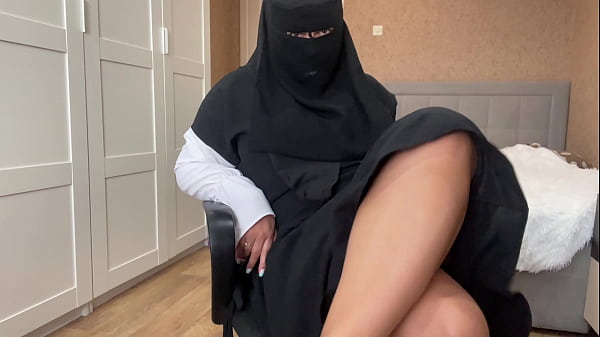 Cewek Arab Berjilbab Ngocok Memek Basah