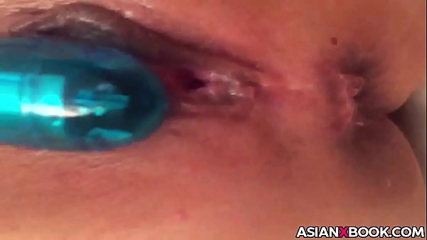 Bokep Asia, Cewek Mulus Mainin Memek Pake Mainan.