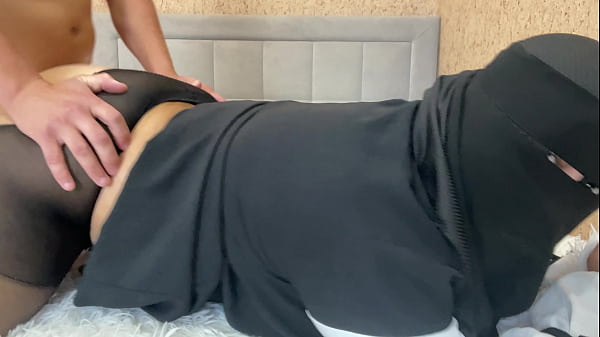 Arab Milf Duduk Di Kontol Gue, Gue Crot Di Memek Sempitnya