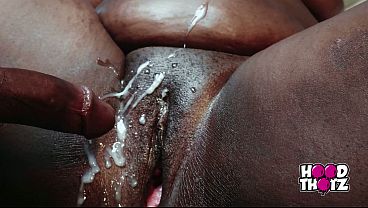 Dua Kontol Besar Ngegoblok Pantat Gendut Tebal Ibu Tiri Afrika.