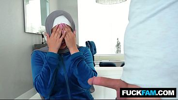 Hijabi Tetangga Kena Kejutan Kontol Besar Sophia Leone, Nicky Rebel
