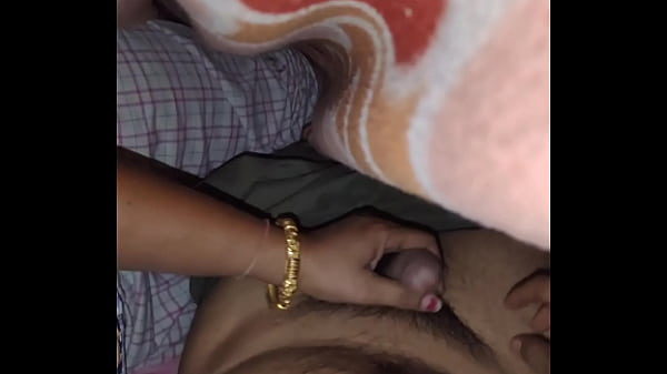Maa Ke Saath Raat Ka Khel, Jab Chhuti Chhuti Hoti Hai.