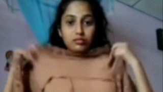 Desi Temen Sekamar Ketahuan Hampir Crot Sambil Selfie Telanjang