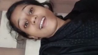 Gadis Bangladesh Manis Merintih Sambil Jari-jarinya Main Di Memek.
