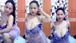Tante Gede Goyangin Dua Gunung Susunya Yang Montok Banget