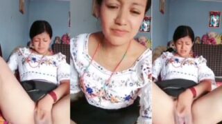 Wanita Seksi Dari Goa Jari-jarinya Masuk Ke Dalam Memek Basah