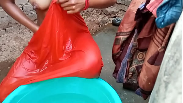 Rati Mandi Di Kamar Mandi, Suara Hindi Bikin Basah, Siap Digoyang