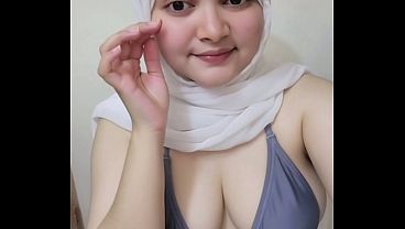 Hari-hari Pertama Goyang Twerk Sambil Pake Hijab, Bikin Makin Panas
