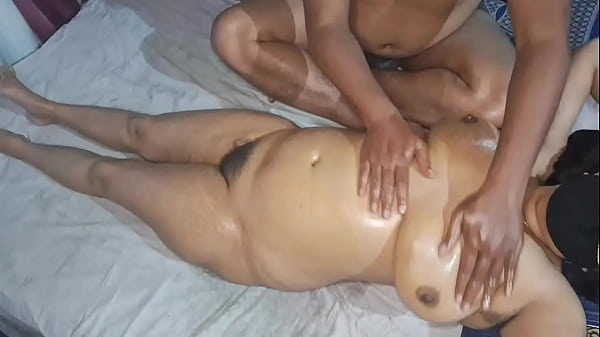 Desi Indian Bhabhi Bugil Total Dipijat Sampai Puas