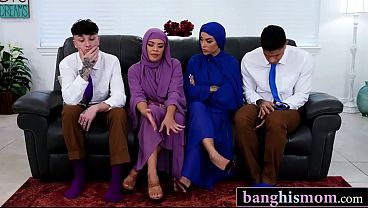 Pesta Kontol Panas: Dua Hijab Montok Bergoyang Sama Anak Tiri Kekar