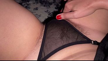 Tonton Ibu Nakal Ini Mainin Memek Bulu Lebatnya. Pov Dari Pandangan Pertama.
