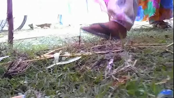 Desi Ngocok Kencing Sambil Ngeloyor
