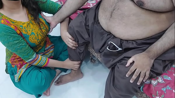 Cewek India, Anak Tiri, Lagi Pijit Kaki Gue Sambil Gue Pegang Teteknya, Makin Panas, Audio Hindi Jelas Kotor.