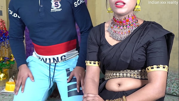 Gila! Mama Tiri India Ngentot Di Hari Ultah, Panas Banget Desi Versi Hindi!