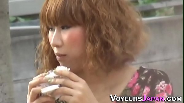 Gadis Belia Jepang Gesek-gesekin Memek Basah.