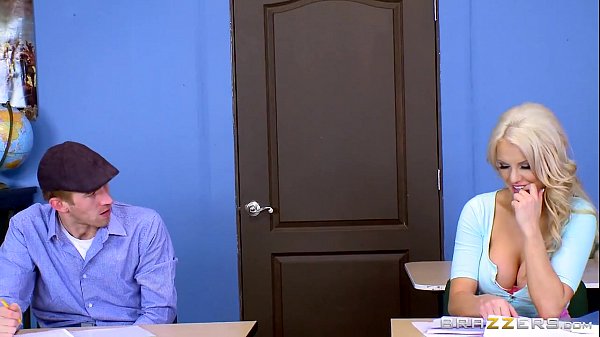 Brazzers – Kenzie Taylor – Susu Gede Di Sekolah, Sange Banget