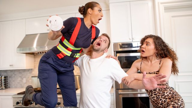 Brazzers – Panasnya Bikin Mencekik
