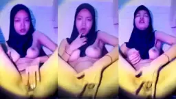 Toket Bulat Berhijab, Jari Mulus Colmek Basah.
