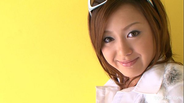 Remaja Jepang Lagi Sibuk Mainin Diri Sendiri Sampai Basah Kuyup