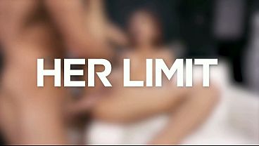 Cewek Asia Langsing Pake Lingerie Pink… Diminyaki Habis Dan Ditusuk Keras Di Lubang Belakang