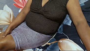 Sange Berat Lihat Tante Asia Lagi Liburan, Pengen Digebukin