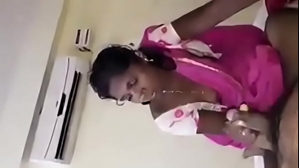 Desi Aunty Lagi Ngewe Mulut, Nikmatin Kontol Gede