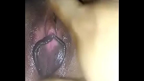 Cewek India Masturbasiin Diri, Basah Kuyup Sambil Bayangin Kontol Gede.