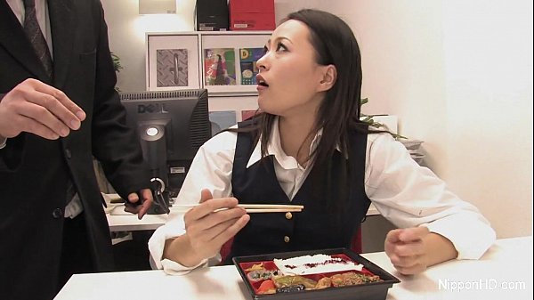 Cewek Kantor Jepang Ngewe Mulut, Nikmatin Kontol Sampe Puas
